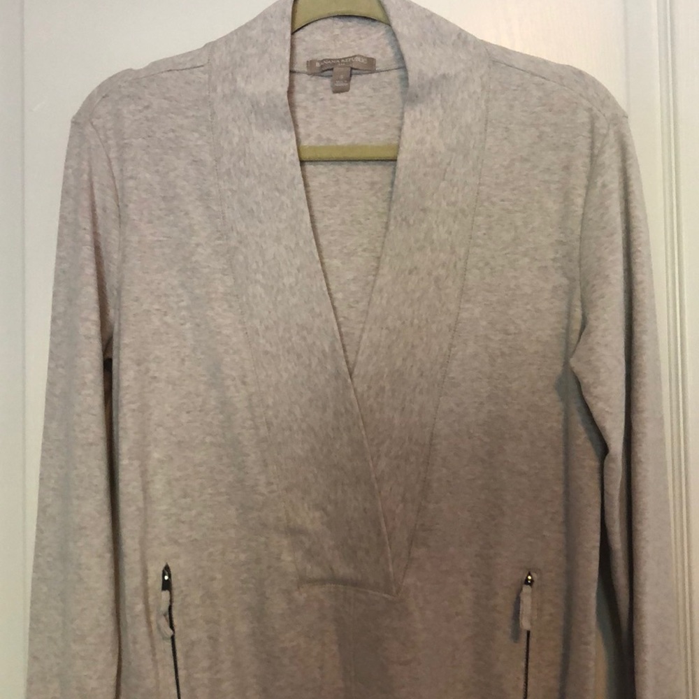 Banana Republic Sweater🍌 - Picture 1 of 5
